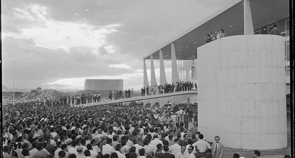 A Construção de Brasília foi uma meta de governo de JK que custou caro