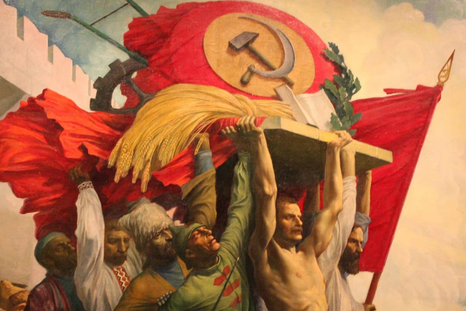 Revolução Russa - instituição do socialismo na União Soviética