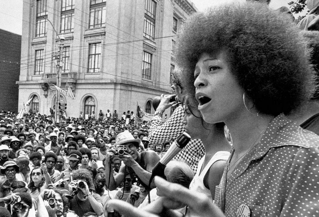 Angela Davis, quem é? História e luta das mulheres negras nos EUA